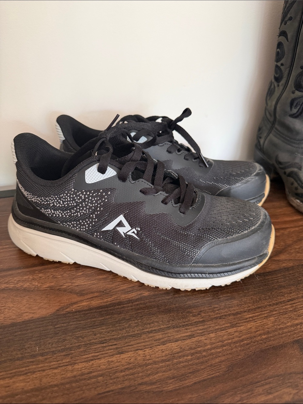 Women’s Black Athletic Sneakers - Lightweight Comfort
